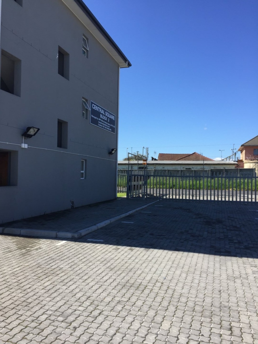 To Let 1 Bedroom Property for Rent in Peerless Park East Western Cape